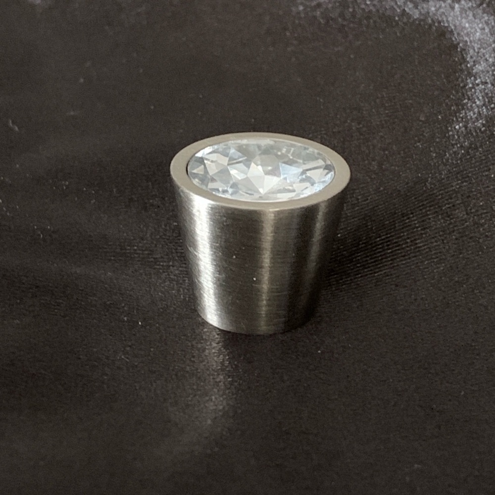 TOP KNOBS 3/4” TK136BSN CLEAR CRYSTAL CENTER KNOB w/BRUSHED SATIN NICKEL SHELL